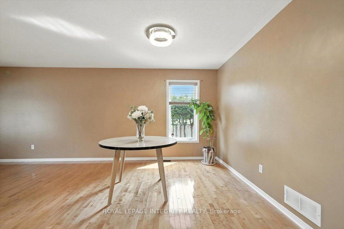 Photo 10 of 636 Aquaview Drive, Ottawa, Avalon East — HOMEH