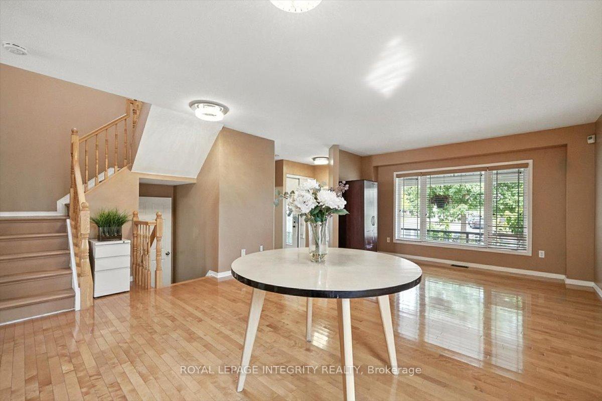 Photo 11 of 636 Aquaview Drive, Ottawa, Avalon East — HOMEH