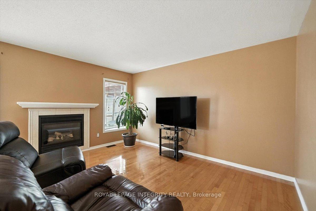 Photo 12 of 636 Aquaview Drive, Ottawa, Avalon East — HOMEH