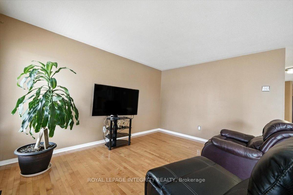 Photo 13 of 636 Aquaview Drive, Ottawa, Avalon East — HOMEH