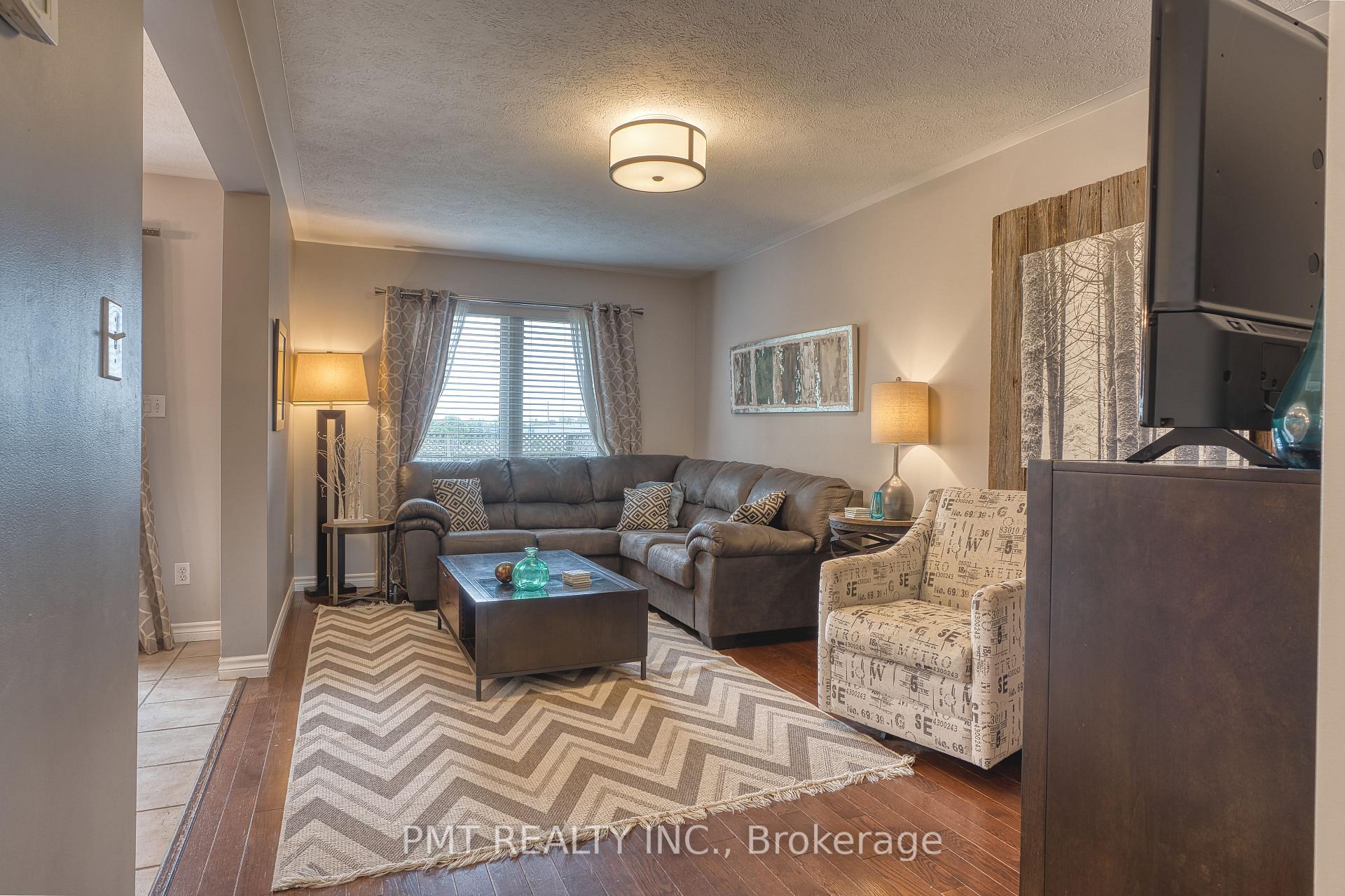 Photo 3 of 782 Kincaid Street, North Perth, Listowel — HOMEH