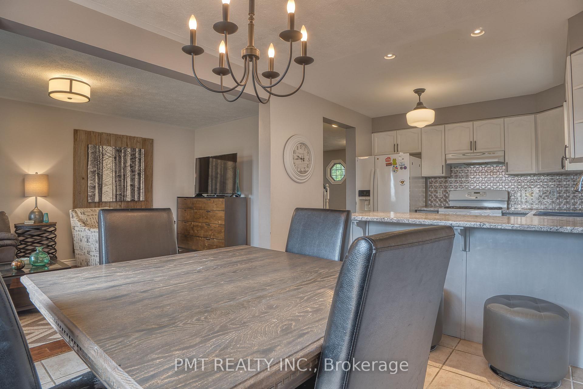 Photo 8 of 782 Kincaid Street, North Perth, Listowel — HOMEH