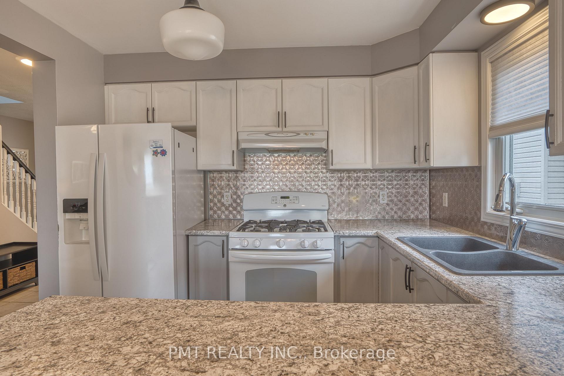 Photo 10 of 782 Kincaid Street, North Perth, Listowel — HOMEH