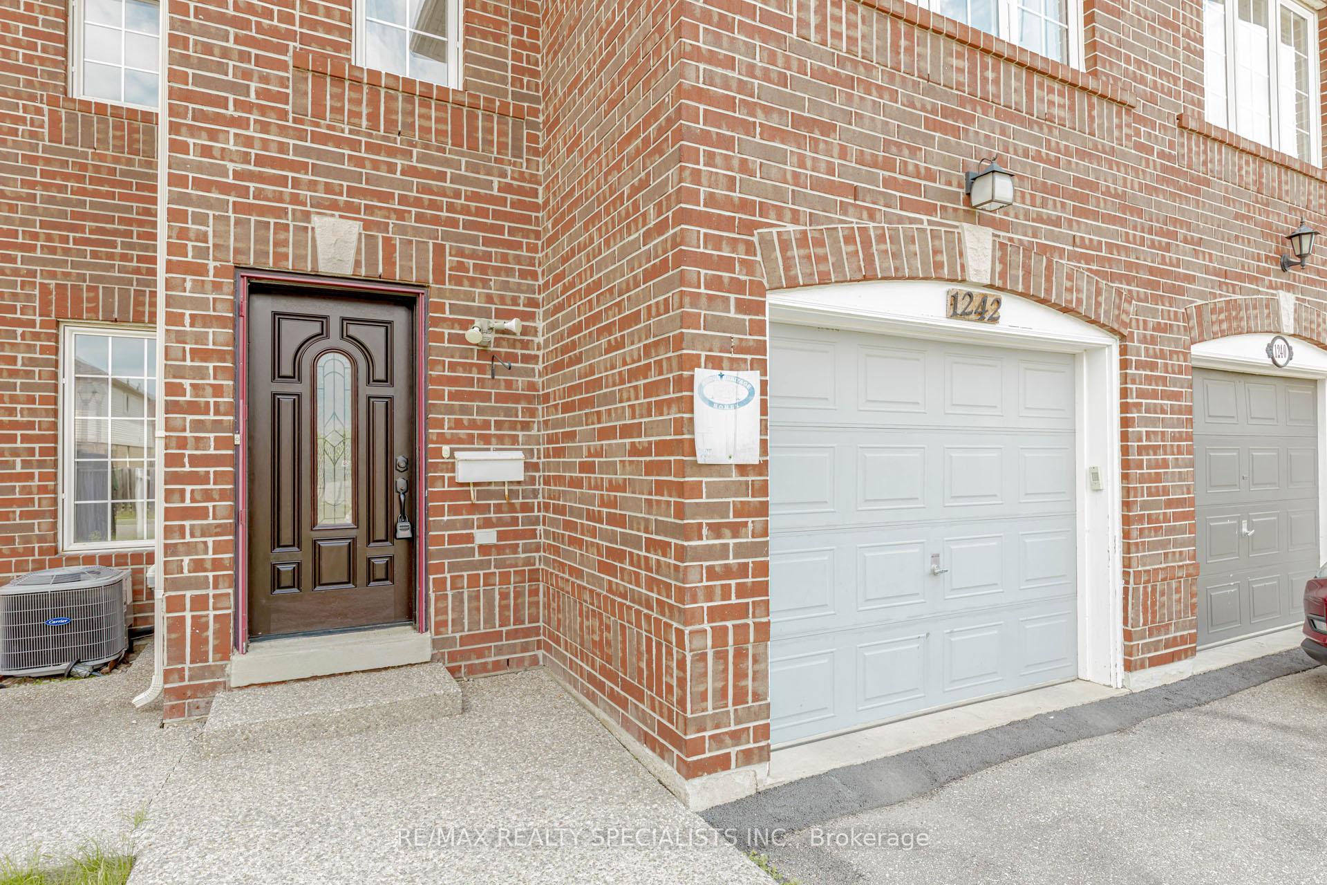 Photo 3 of 1242 Mowat Lane, Milton, Dempsey — HOMEH