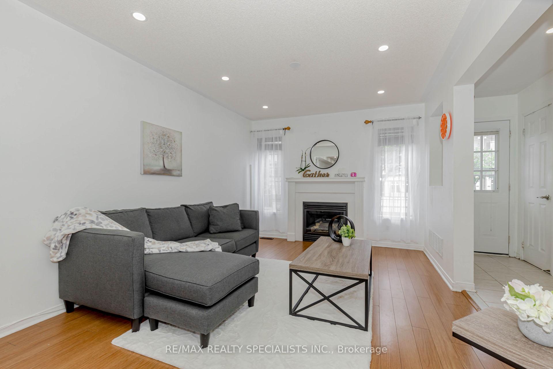 Photo 5 of 1242 Mowat Lane, Milton, Dempsey — HOMEH
