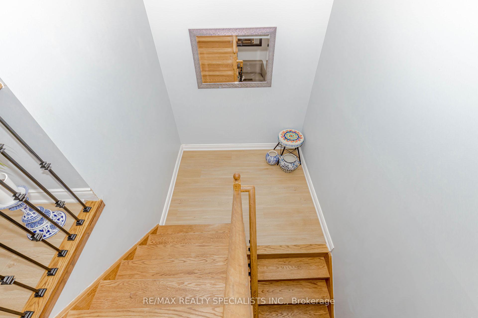 Photo 33 of 1242 Mowat Lane, Milton, Dempsey — HOMEH
