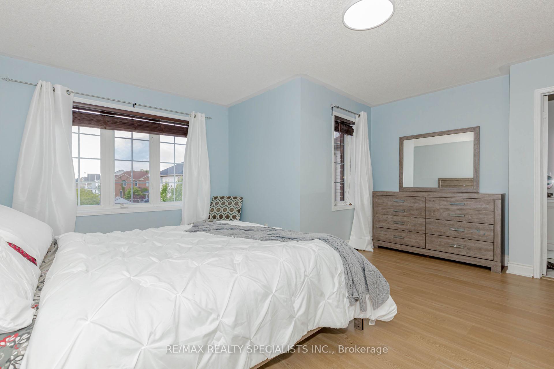 Photo 14 of 1242 Mowat Lane, Milton, Dempsey — HOMEH