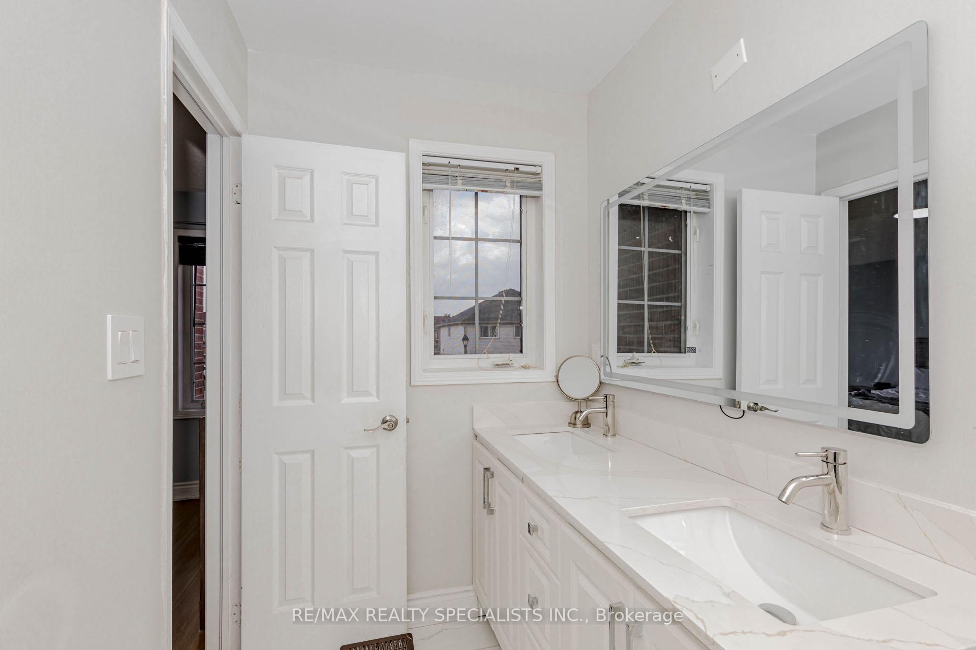 Photo 37 of 1242 Mowat Lane, Milton, Dempsey — HOMEH