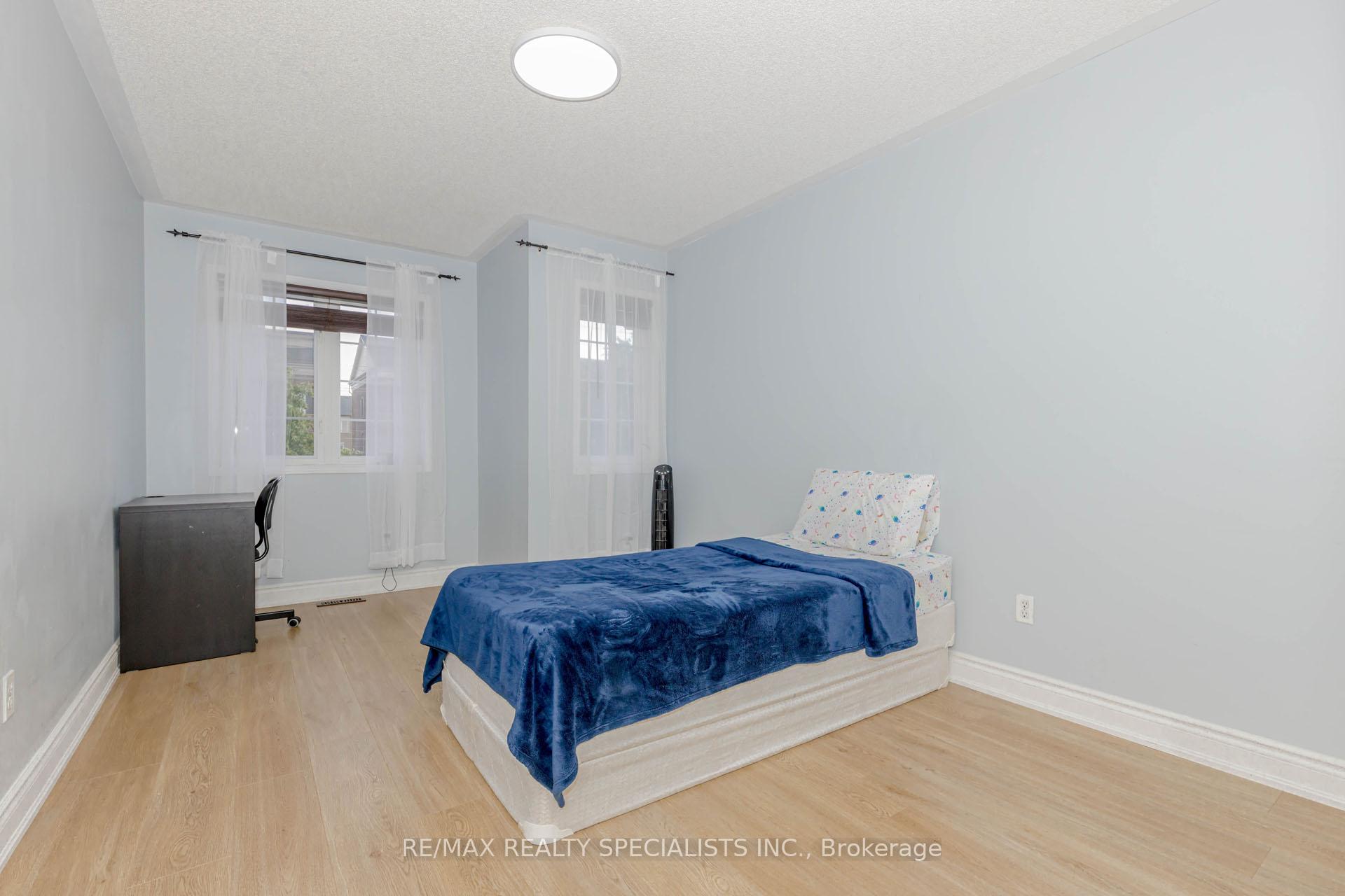Photo 16 of 1242 Mowat Lane, Milton, Dempsey — HOMEH
