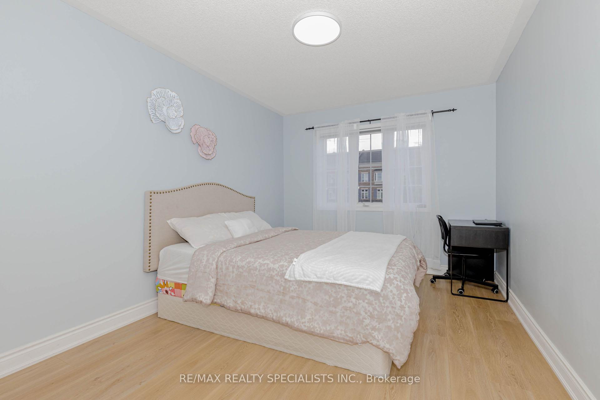 Photo 25 of 1242 Mowat Lane, Milton, Dempsey — HOMEH