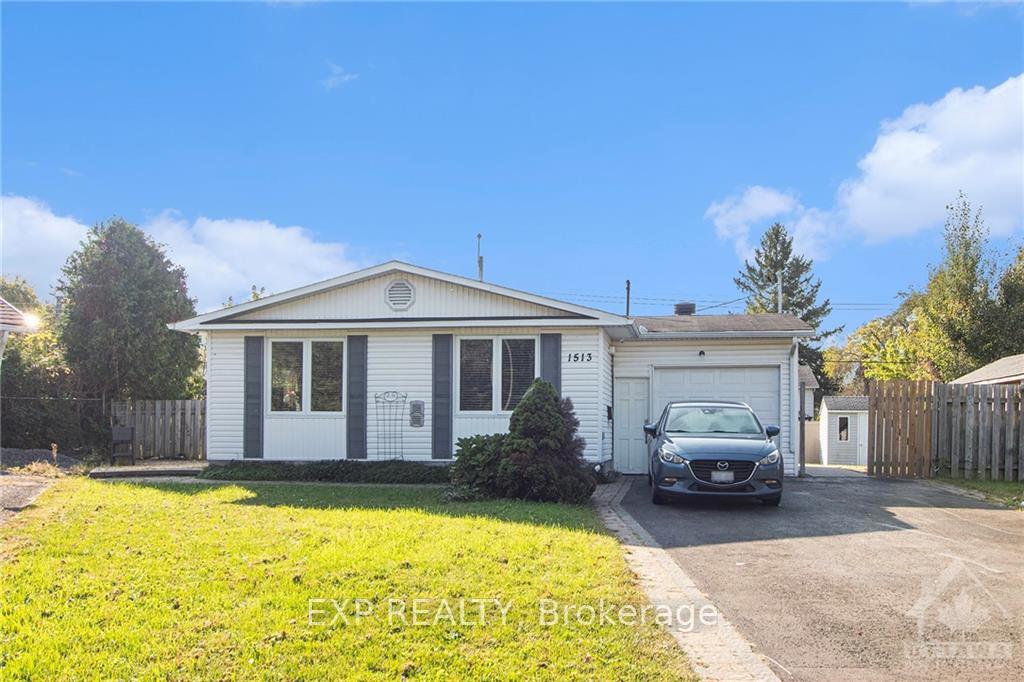 Front of Unit B, 1513 Queenswood Crescent