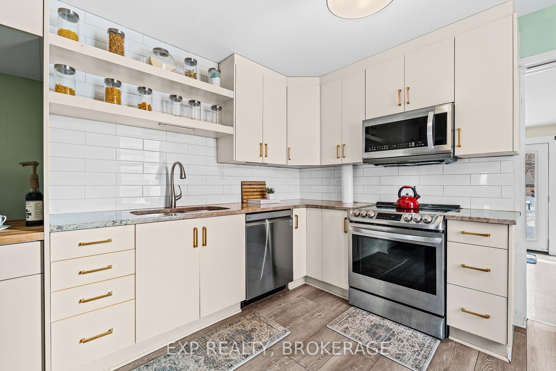 Photo 18 of 210 Rideau Street, Kingston, East of Sir John A. Blvd — HOMEH
