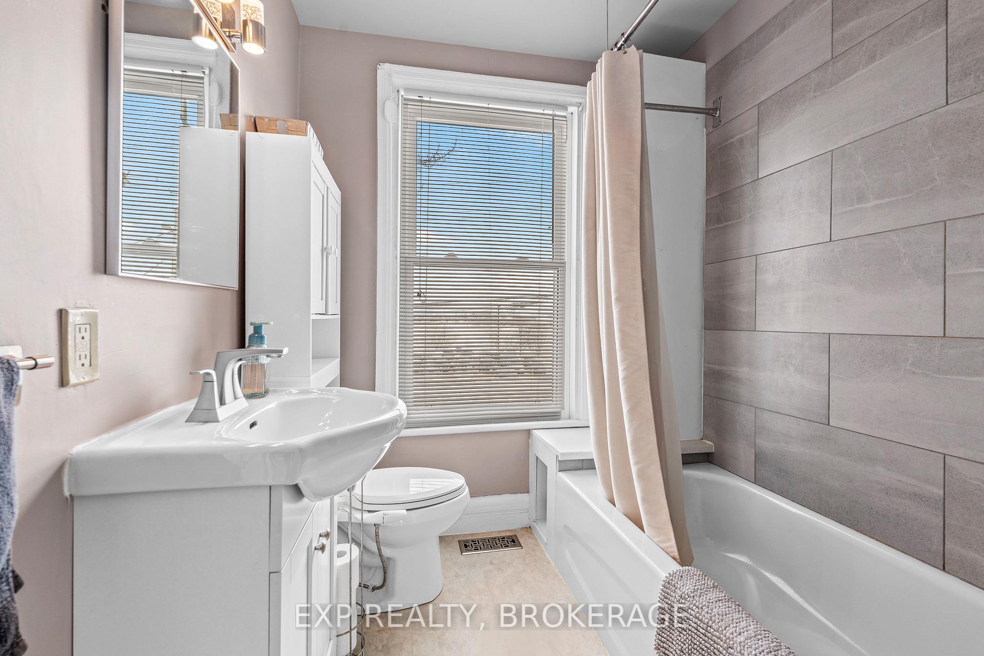 Photo 26 of 210 Rideau Street, Kingston, East of Sir John A. Blvd — HOMEH