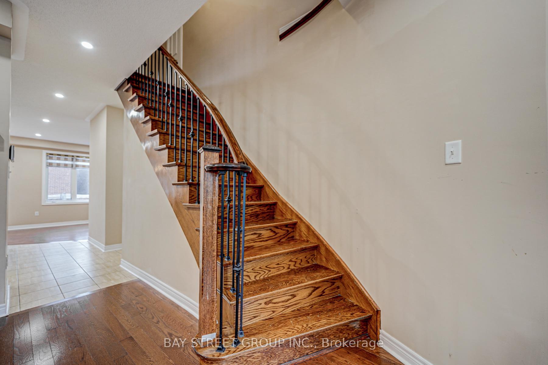 Photo 5 of Unit (Upper), 33 Jeffrey Nihda Crescent, Markham, Greensborough — HOMEH