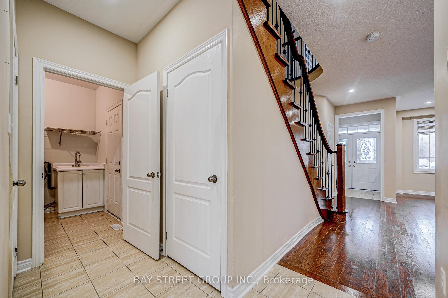 Photo 8 of Unit (Upper), 33 Jeffrey Nihda Crescent, Markham, Greensborough — HOMEH