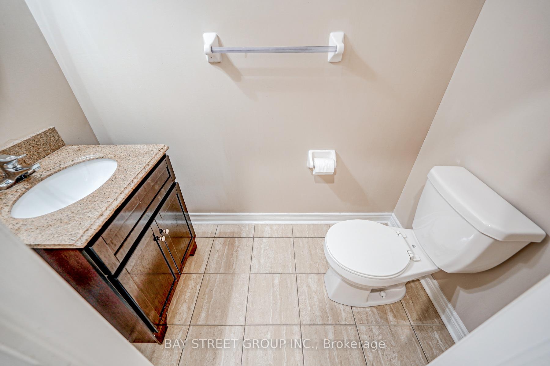 Photo 10 of Unit (Upper), 33 Jeffrey Nihda Crescent, Markham, Greensborough — HOMEH