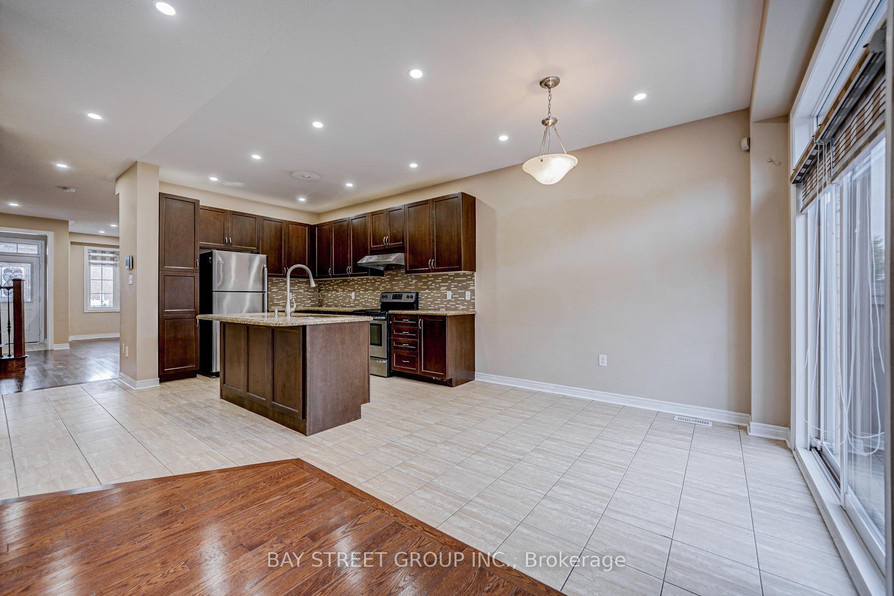 Photo 16 of Unit (Upper), 33 Jeffrey Nihda Crescent, Markham, Greensborough — HOMEH