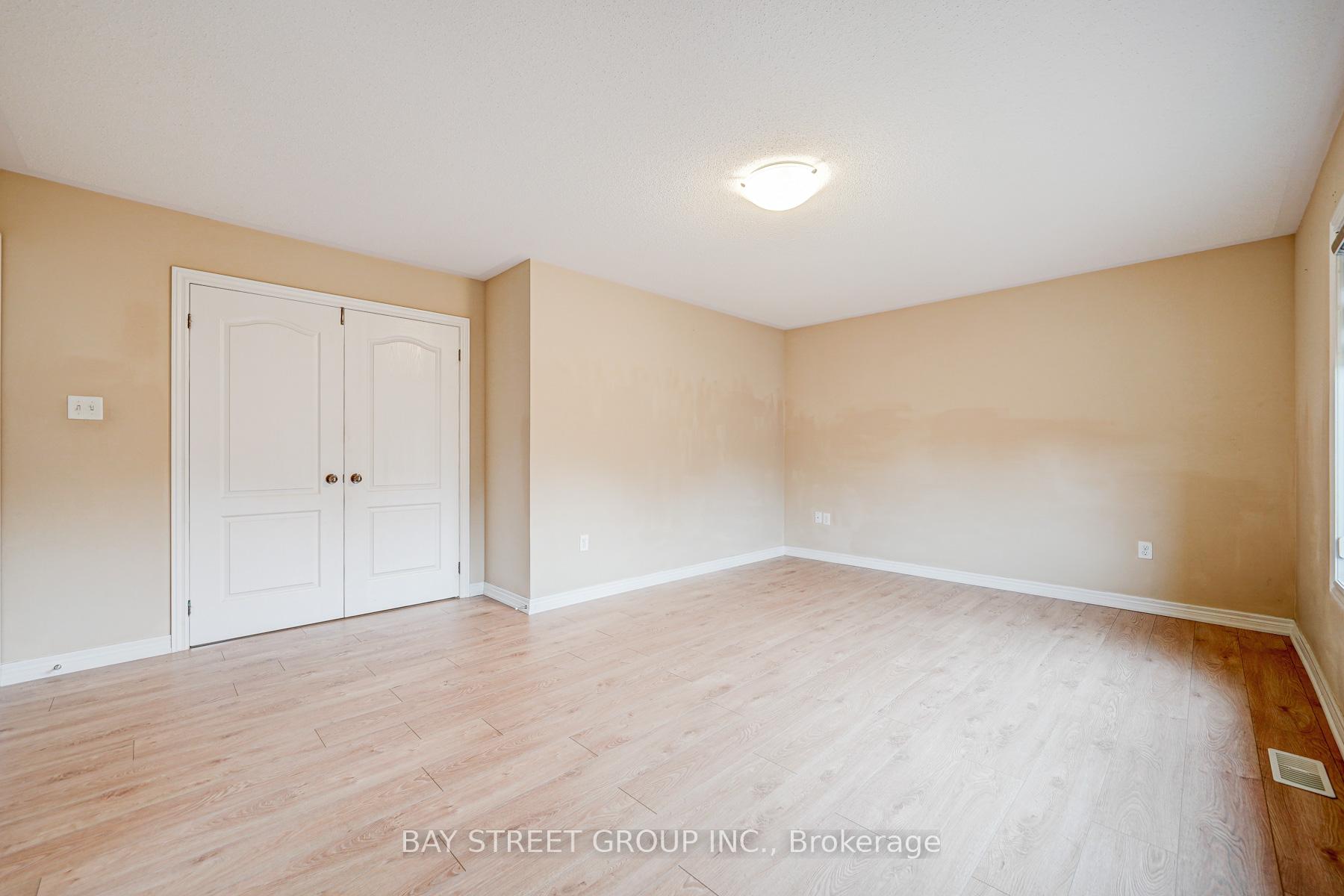 Photo 21 of Unit (Upper), 33 Jeffrey Nihda Crescent, Markham, Greensborough — HOMEH