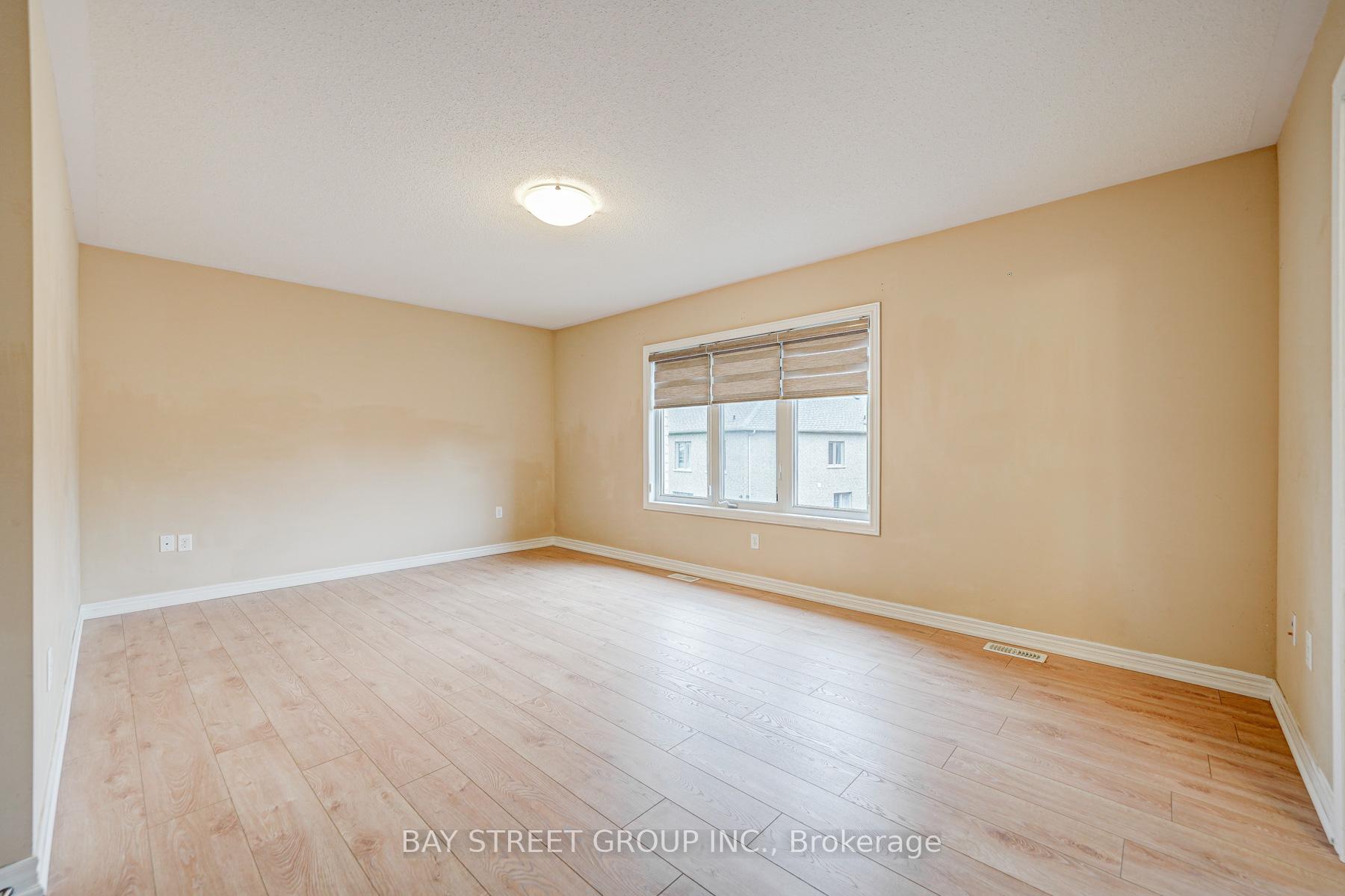 Photo 22 of Unit (Upper), 33 Jeffrey Nihda Crescent, Markham, Greensborough — HOMEH