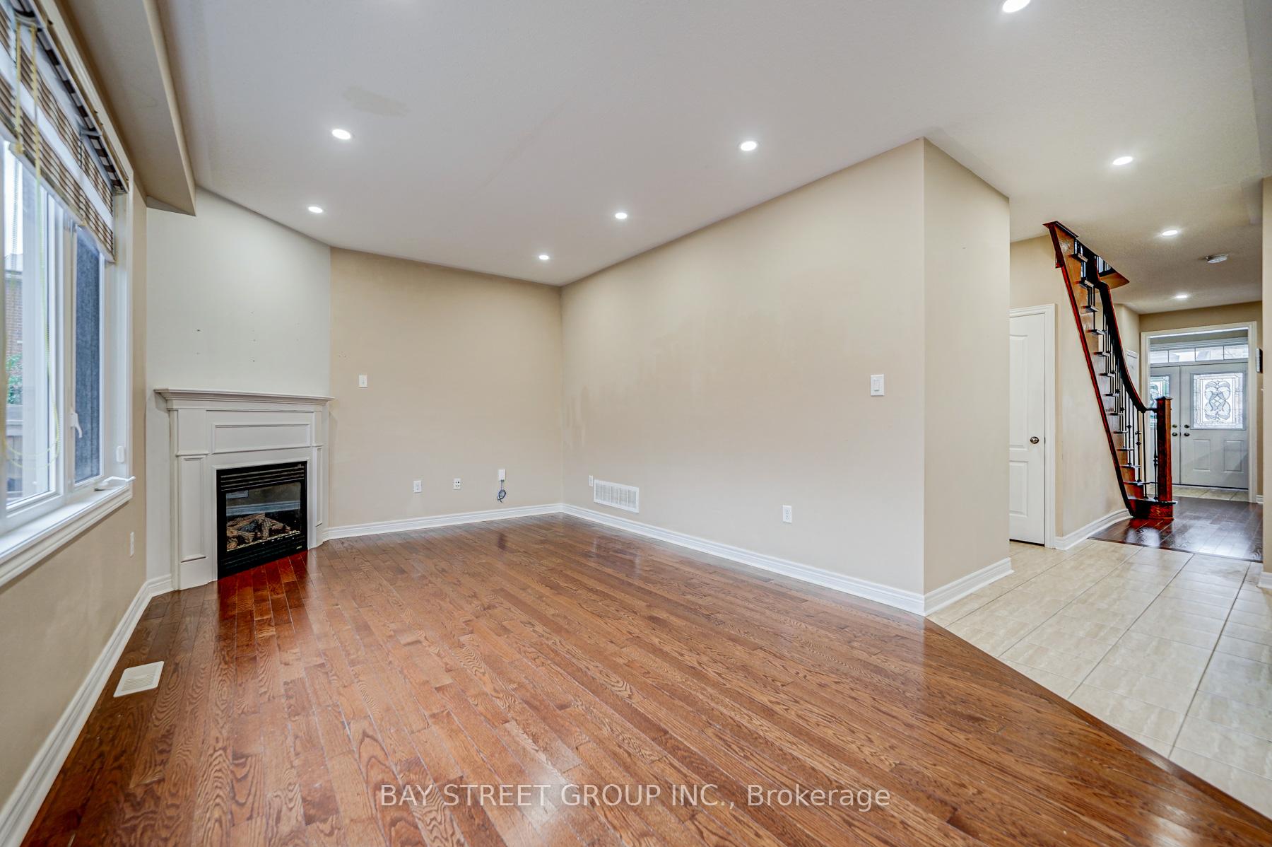 Photo 39 of Unit (Upper), 33 Jeffrey Nihda Crescent, Markham, Greensborough — HOMEH