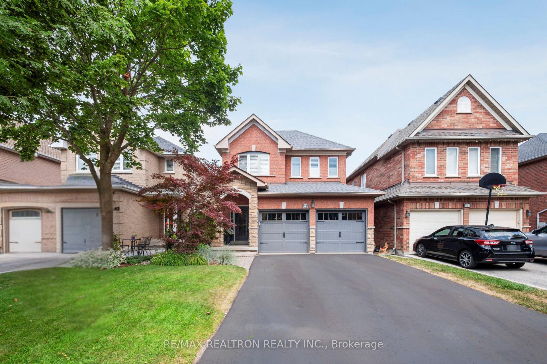 Photo 3 of 514 Menczel Crescent, Newmarket, Summerhill Estates — HOMEH