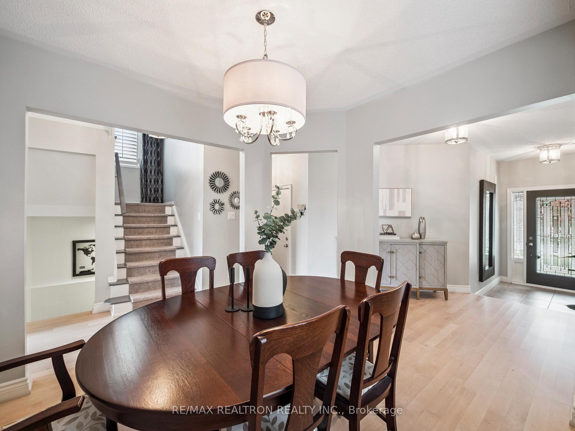 Photo 11 of 514 Menczel Crescent, Newmarket, Summerhill Estates — HOMEH