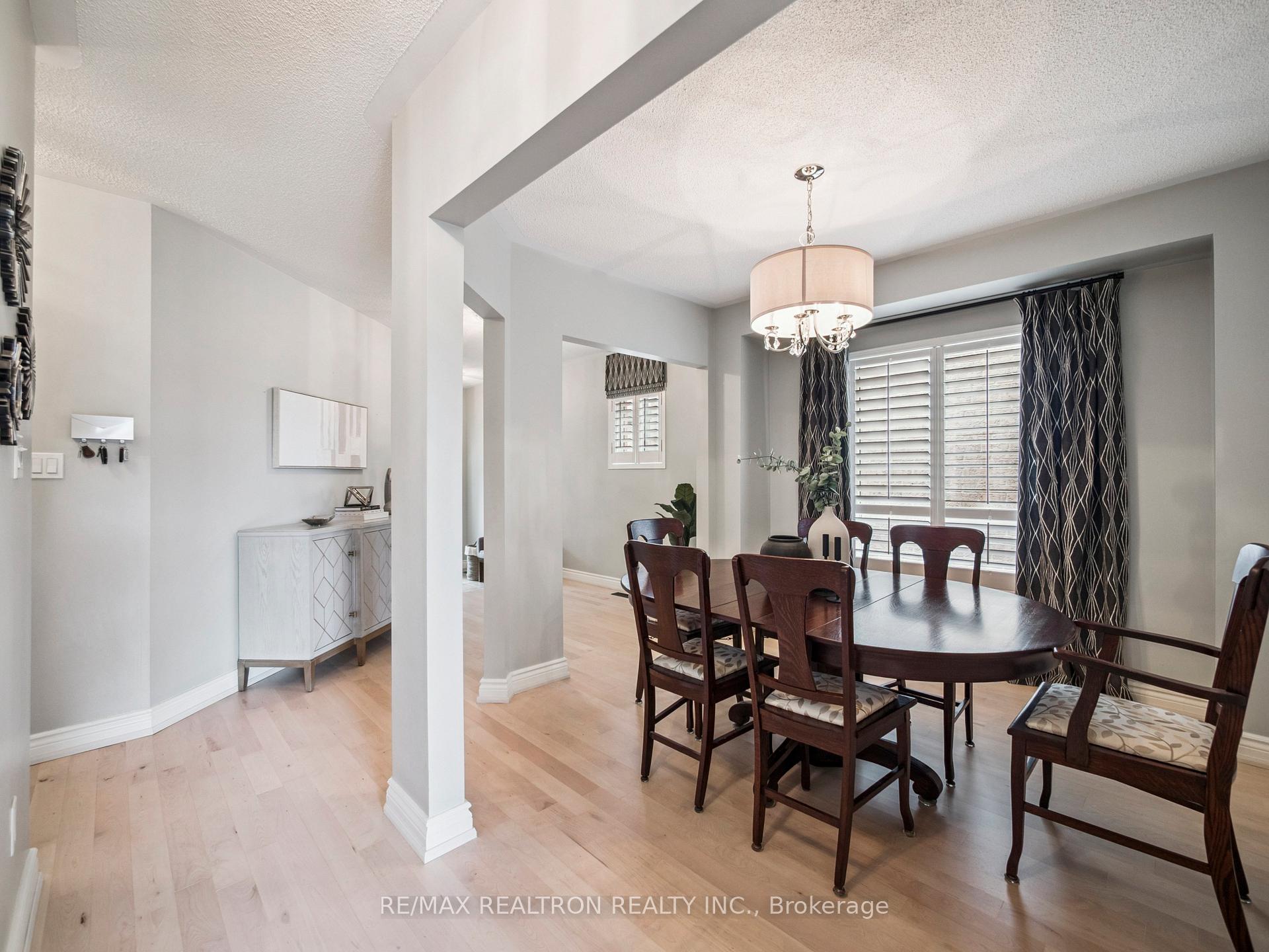 Photo 12 of 514 Menczel Crescent, Newmarket, Summerhill Estates — HOMEH