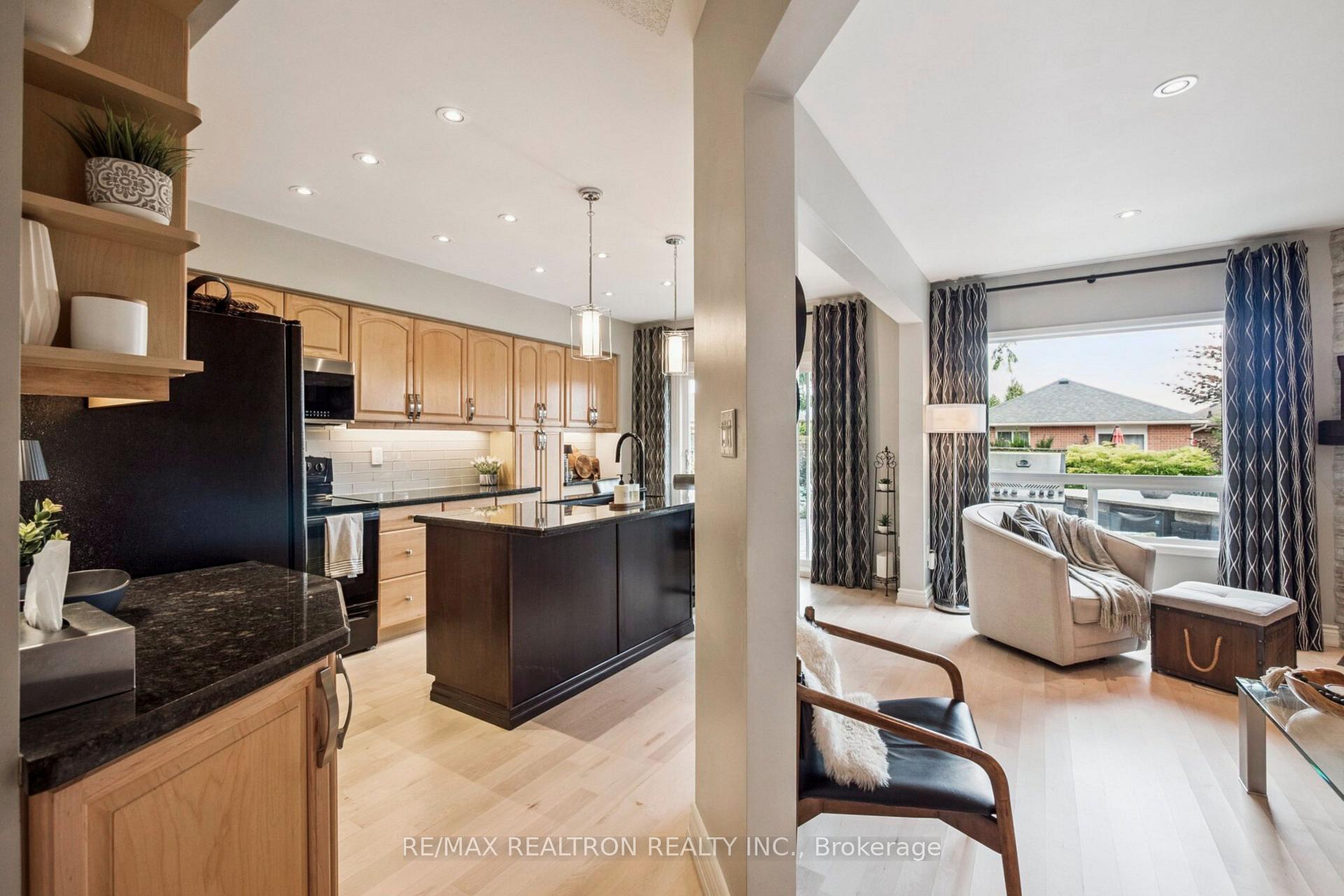 Photo 13 of 514 Menczel Crescent, Newmarket, Summerhill Estates — HOMEH
