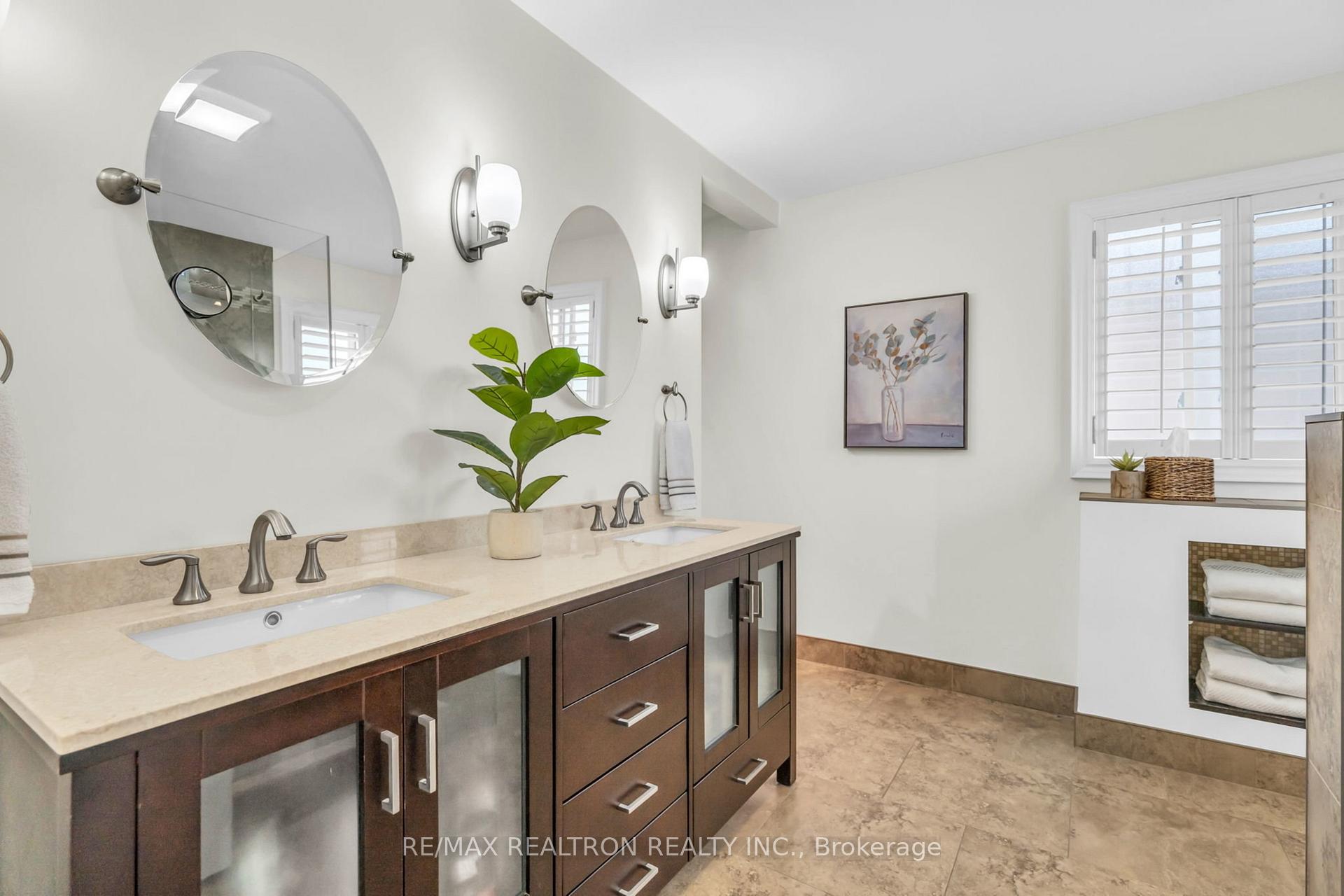 Photo 24 of 514 Menczel Crescent, Newmarket, Summerhill Estates — HOMEH