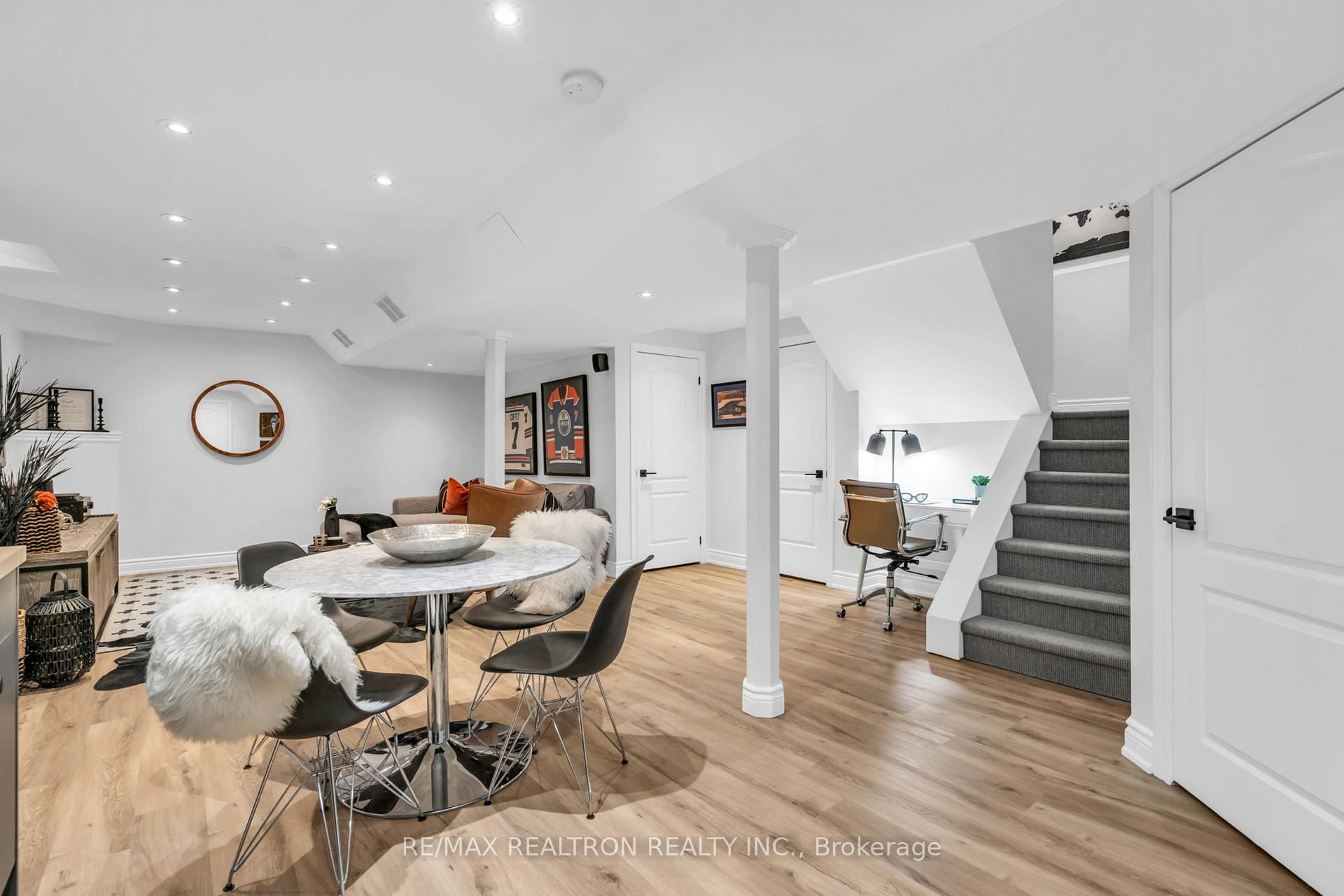 Photo 32 of 514 Menczel Crescent, Newmarket, Summerhill Estates — HOMEH
