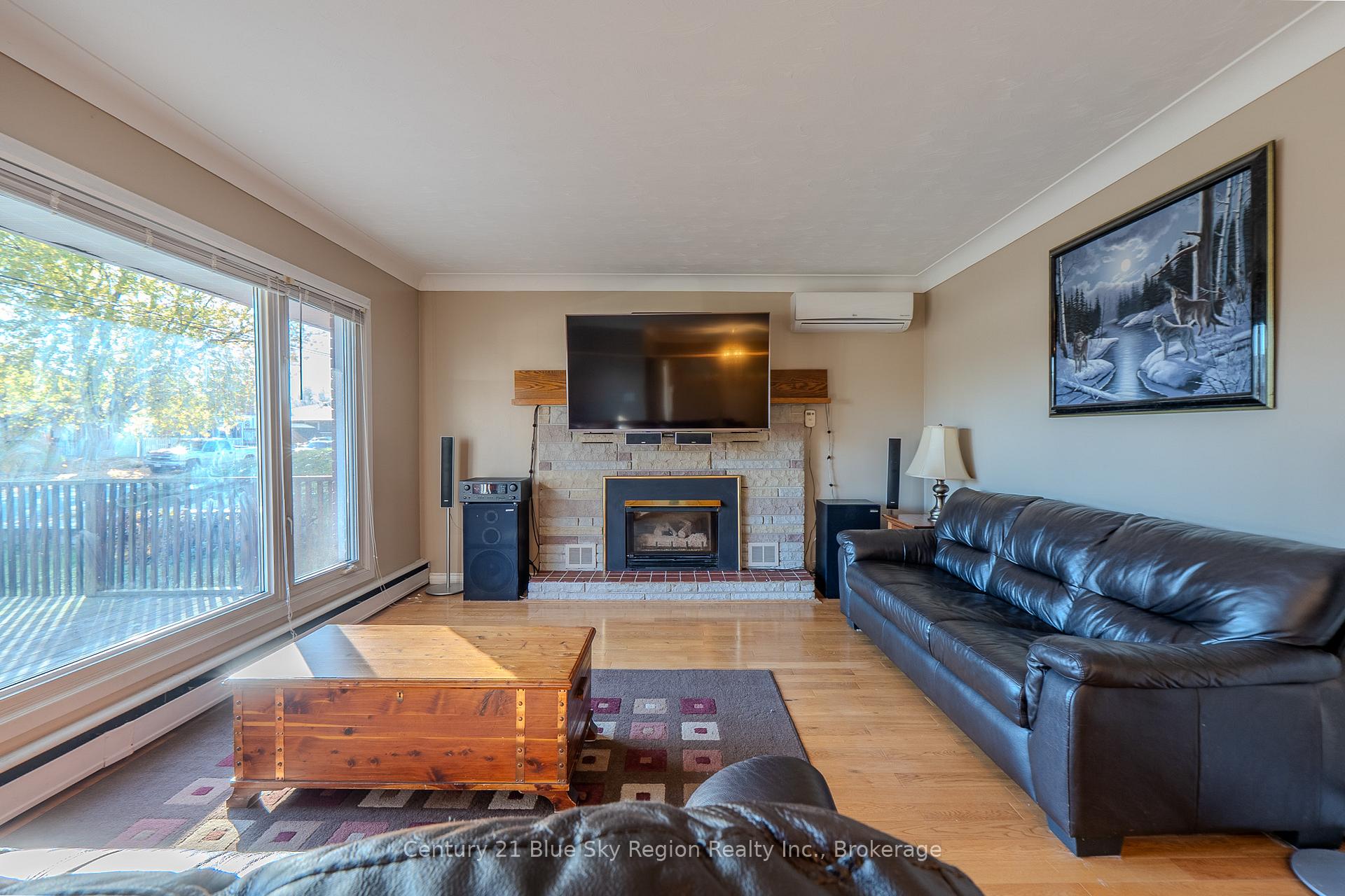 Photo 3 of 141 Duke Street W, North Bay, Central — HOMEH