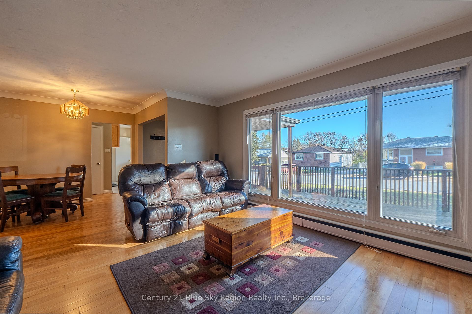 Photo 5 of 141 Duke Street W, North Bay, Central — HOMEH