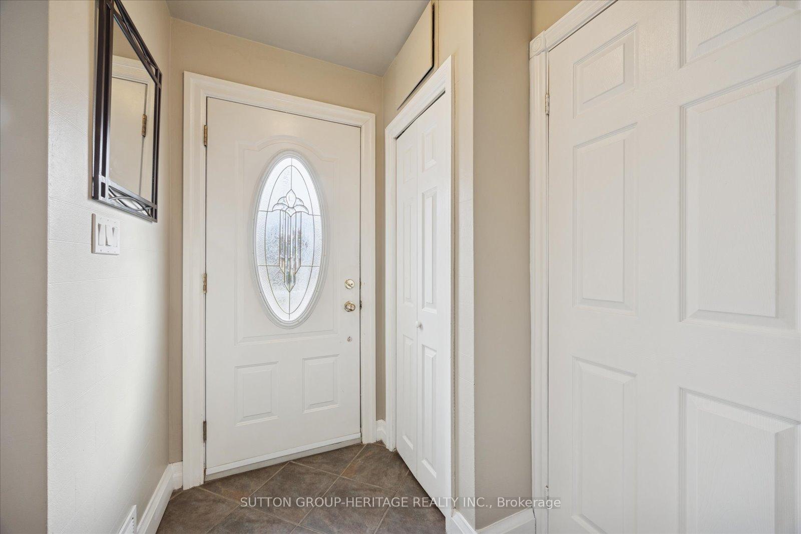 Photo 4 of 256 College Avenue, Oshawa, Vanier — HOMEH
