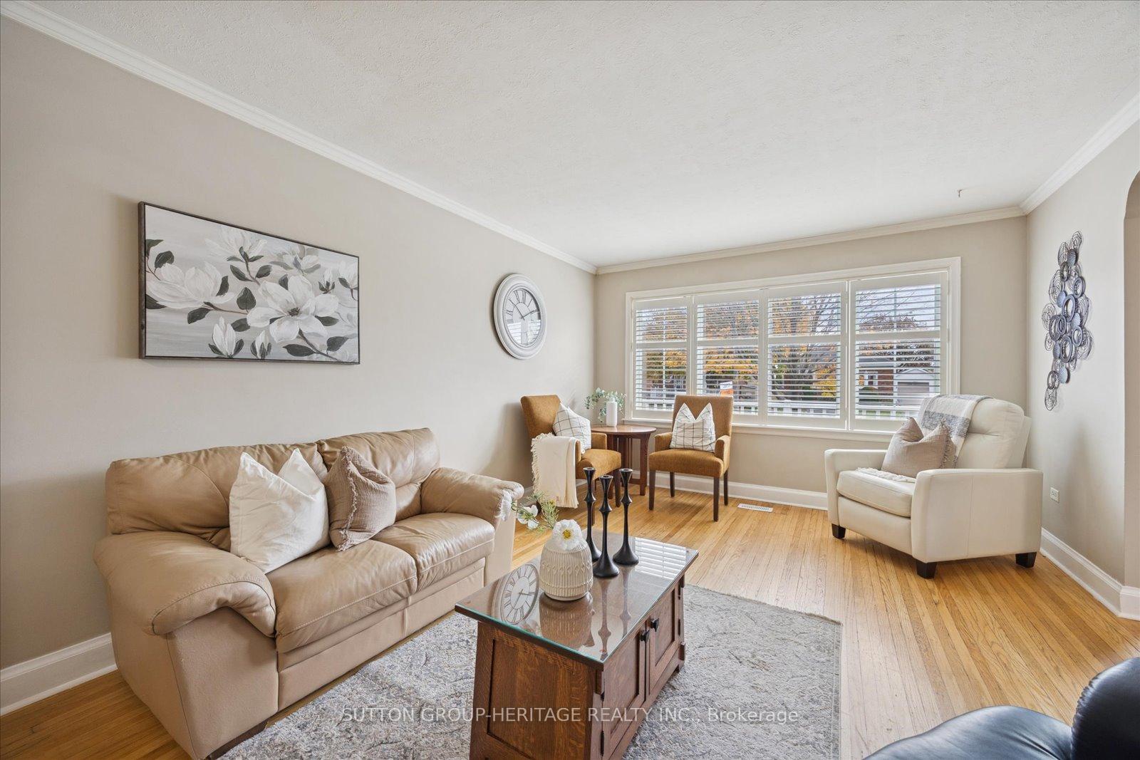 Photo 5 of 256 College Avenue, Oshawa, Vanier — HOMEH