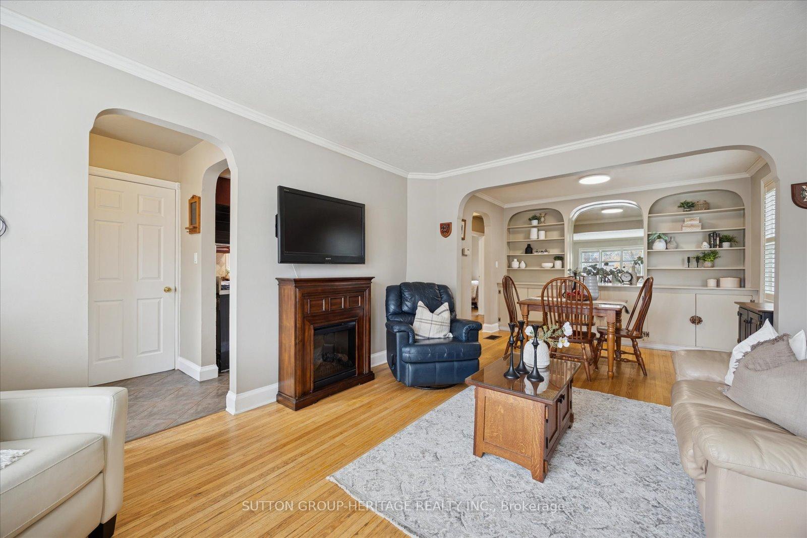 Photo 6 of 256 College Avenue, Oshawa, Vanier — HOMEH
