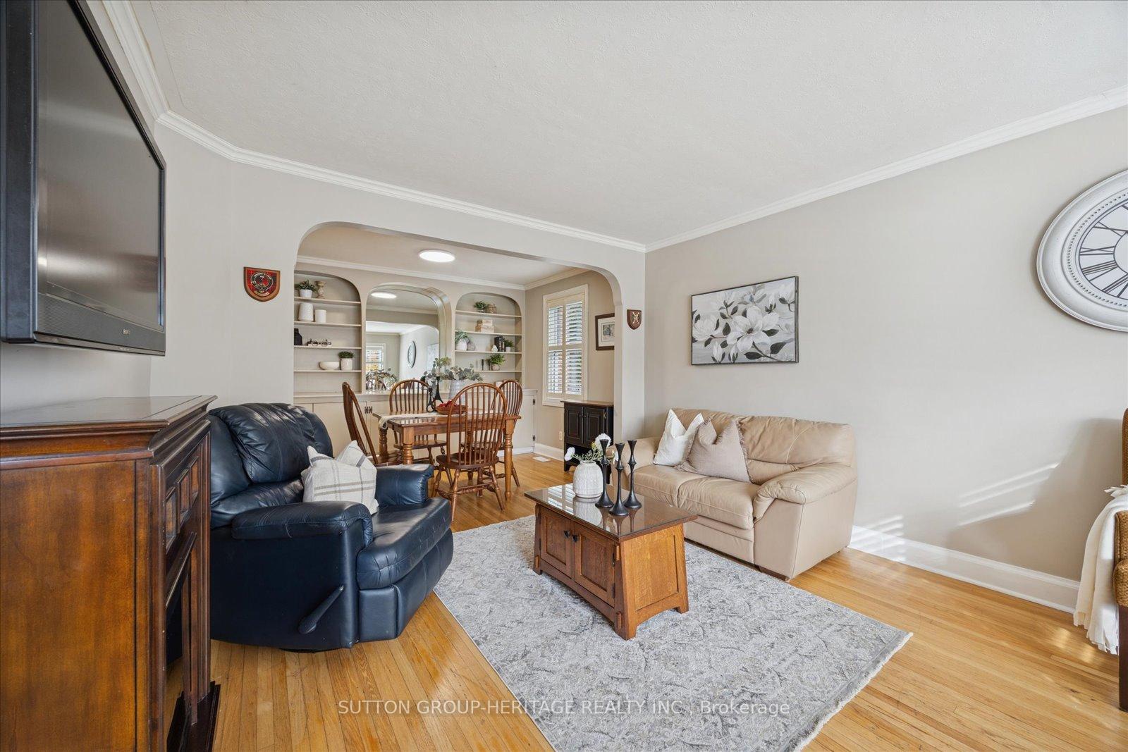 Photo 7 of 256 College Avenue, Oshawa, Vanier — HOMEH