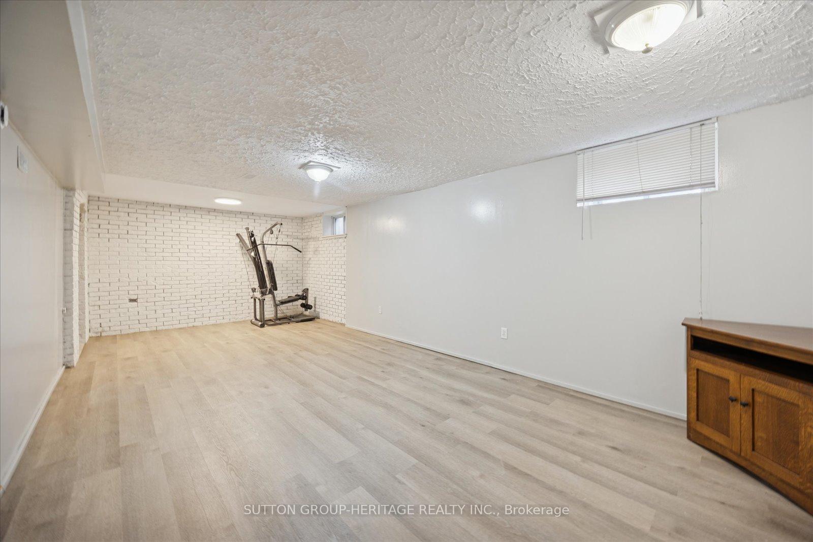 Photo 20 of 256 College Avenue, Oshawa, Vanier — HOMEH