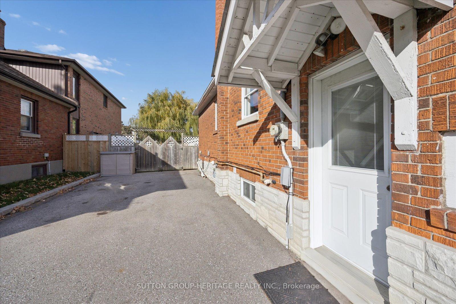 Photo 25 of 256 College Avenue, Oshawa, Vanier — HOMEH