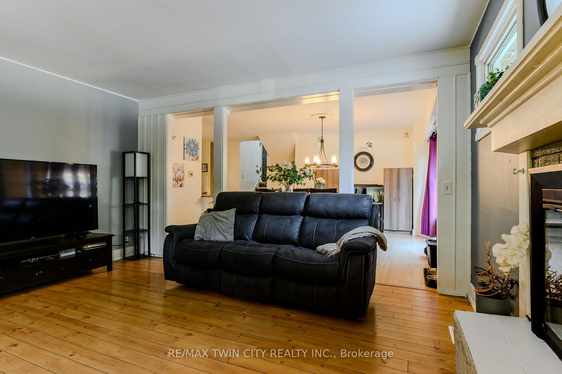 Photo 10 of 49 Thomson Road, Norfolk, Simcoe — HOMEH