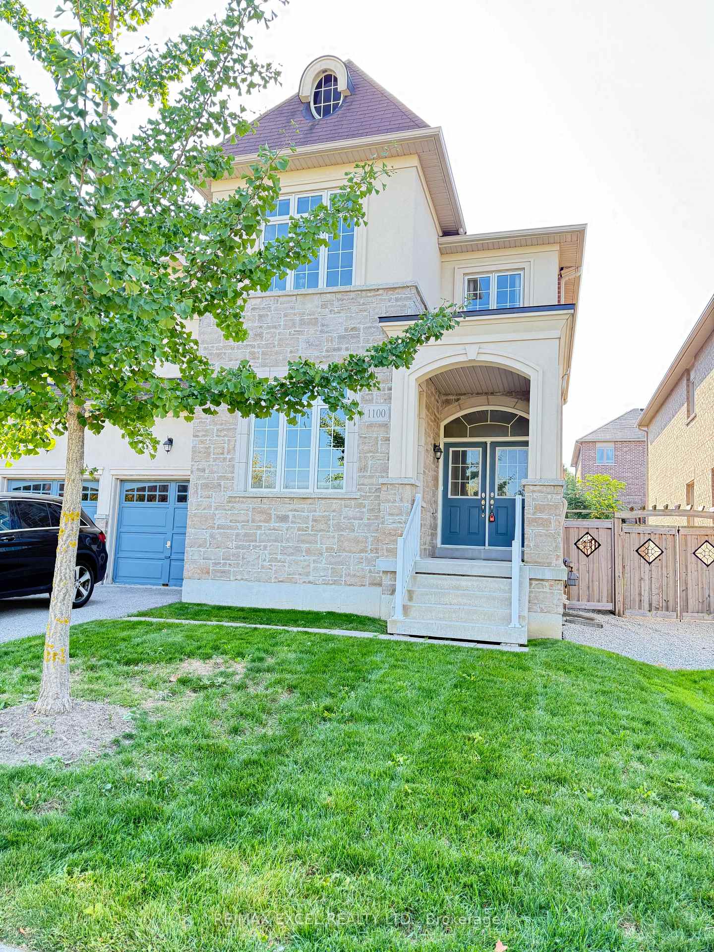 Photo 7 of 1100 Stuffles Crescent, Newmarket, Stonehaven-Wyndham — HOMEH