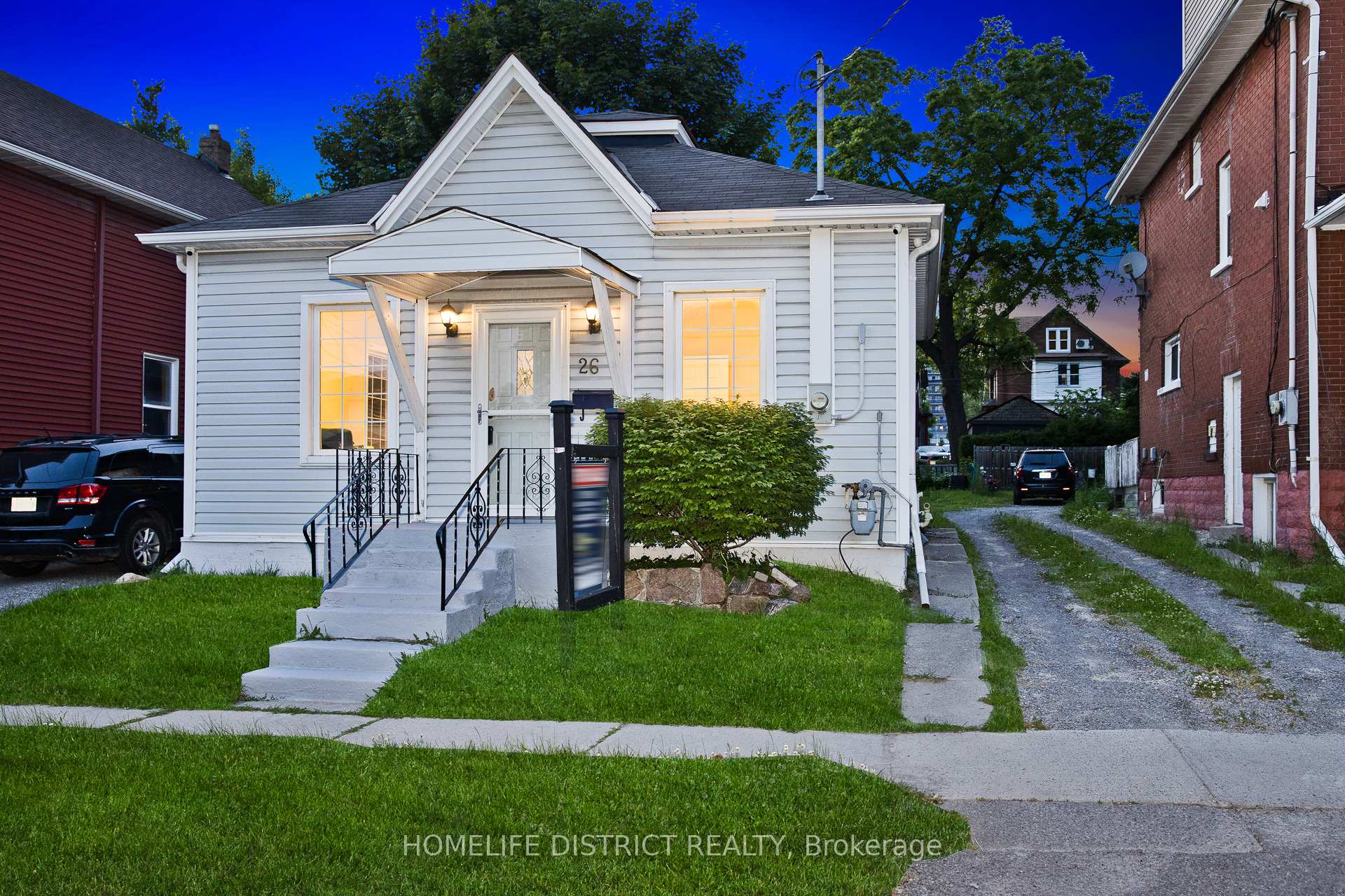 Photo 2 of 26 Brock Street E, Oshawa, O'Neill — HOMEH
