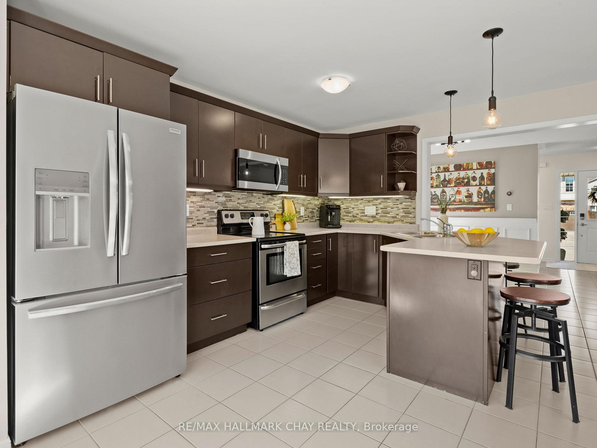 Photo 20 of 3 Mooney Trail, New Tecumseth, Alliston — HOMEH