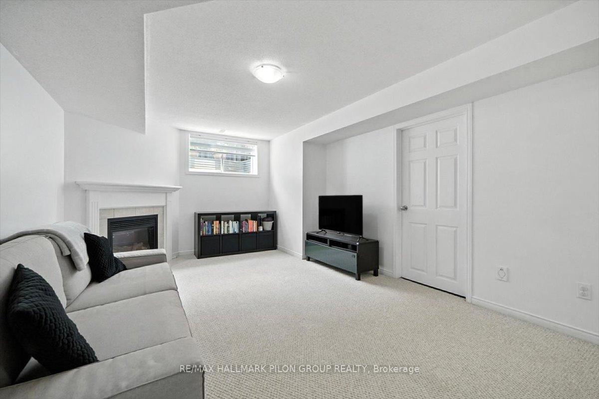 Photo 18 of 243 Cityview Crescent, Ottawa, Springridge/East Village — HOMEH