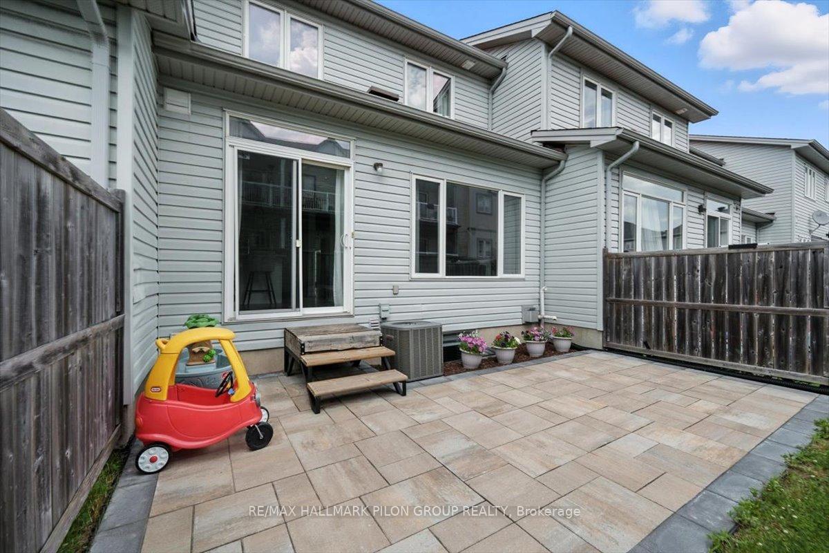 Photo 19 of 243 Cityview Crescent, Ottawa, Springridge/East Village — HOMEH