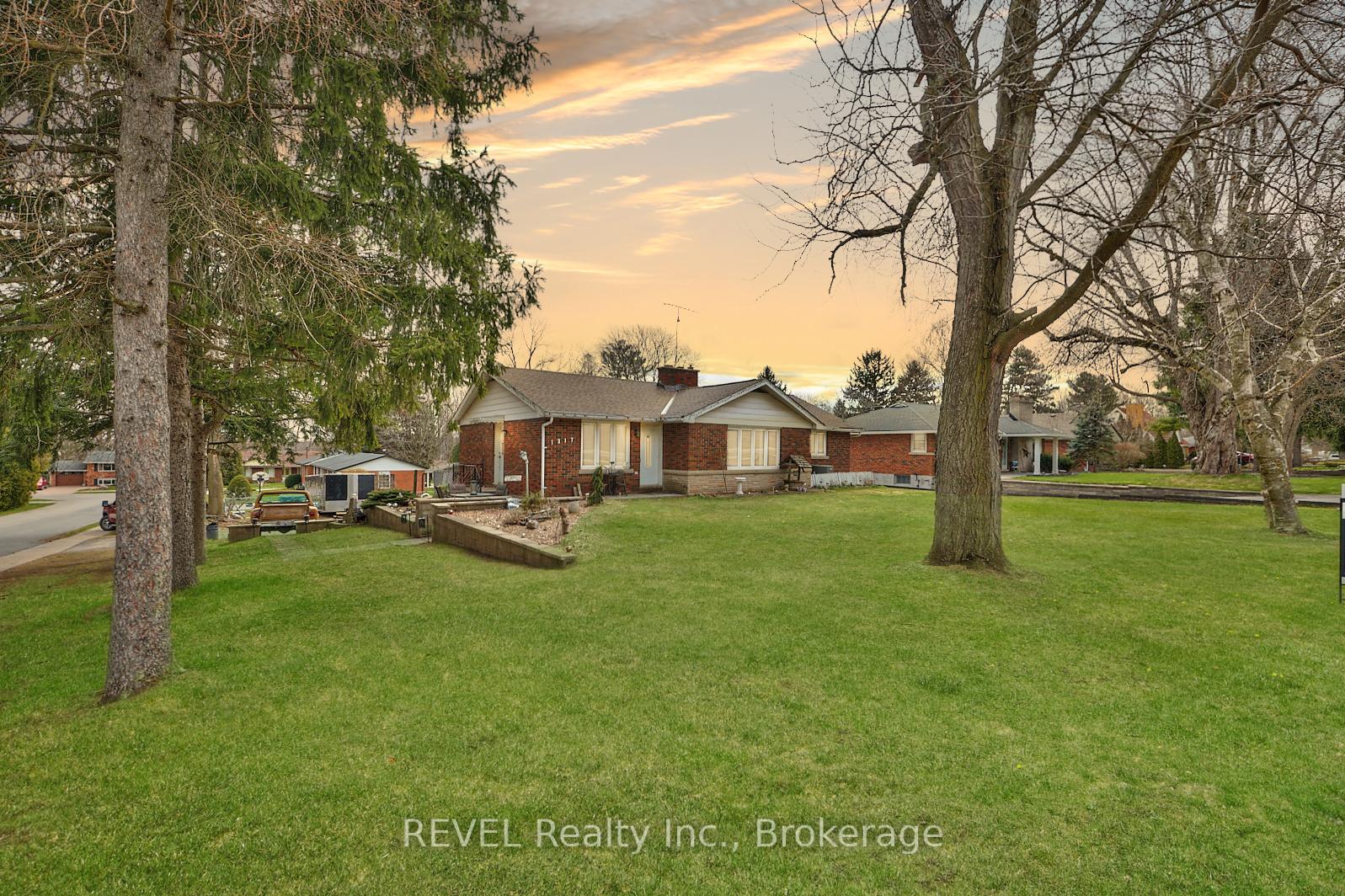 Photo 1 of 1317 Pelham Street, Pelham, Fonthill — HOMEH