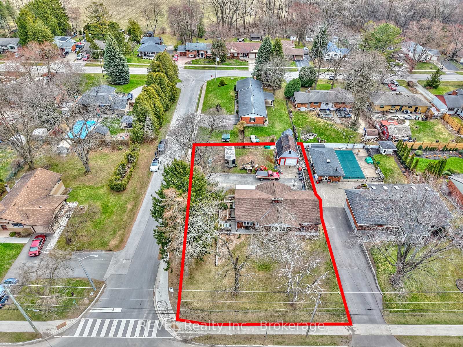 Photo 2 of 1317 Pelham Street, Pelham, Fonthill — HOMEH