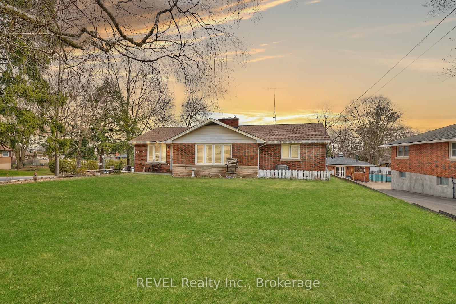 Photo 4 of 1317 Pelham Street, Pelham, Fonthill — HOMEH
