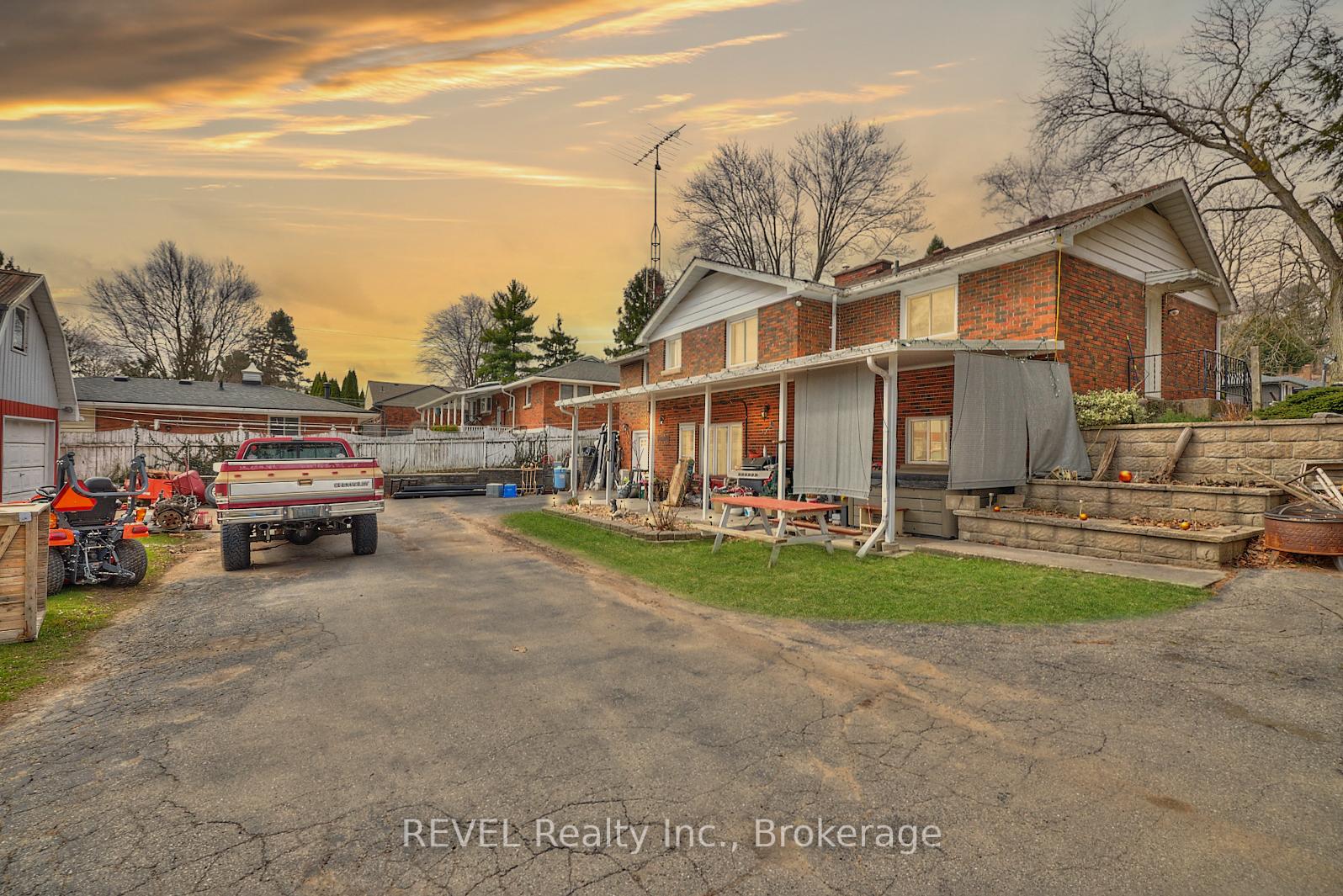 Photo 7 of 1317 Pelham Street, Pelham, Fonthill — HOMEH