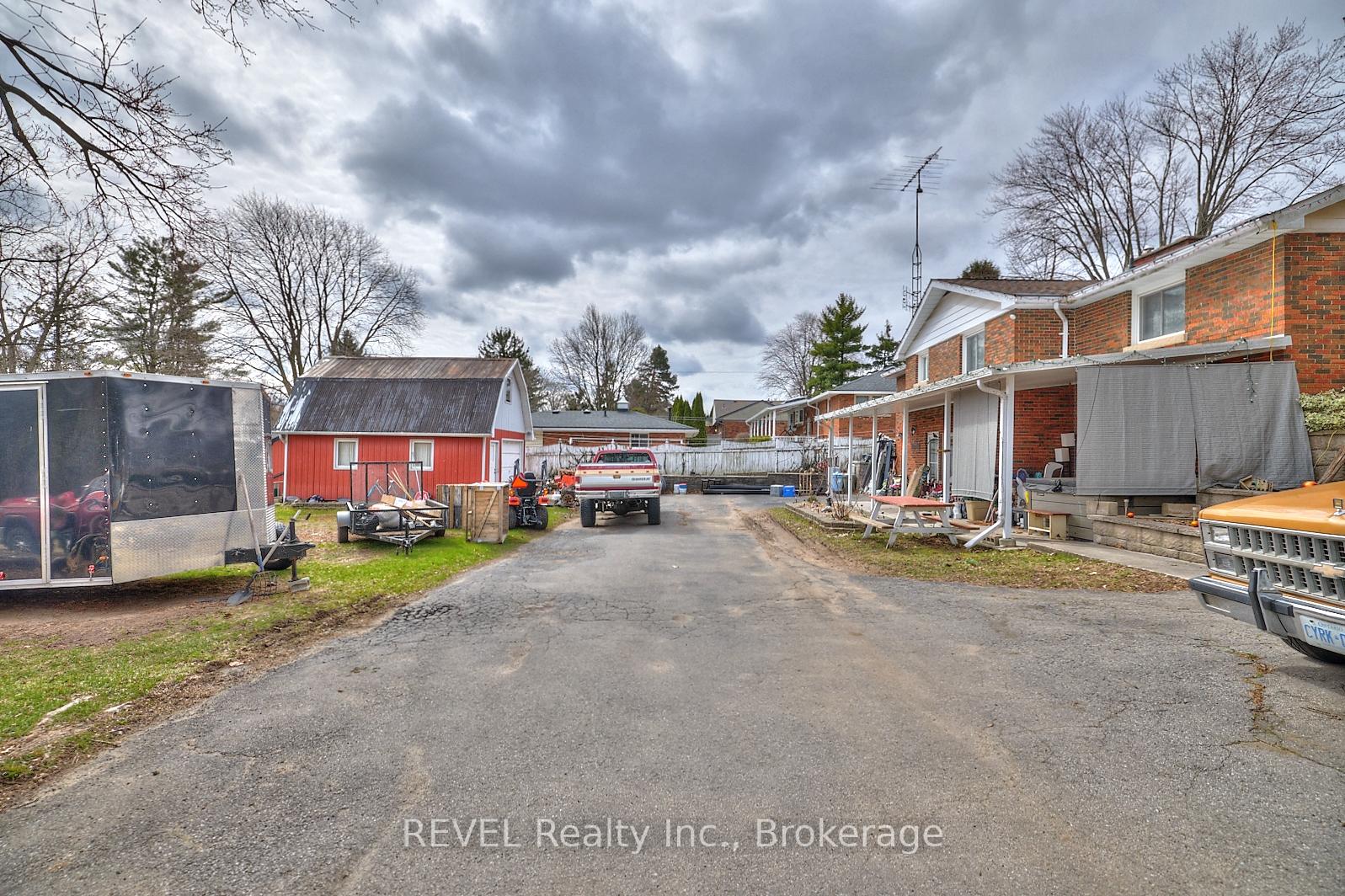 Photo 10 of 1317 Pelham Street, Pelham, Fonthill — HOMEH