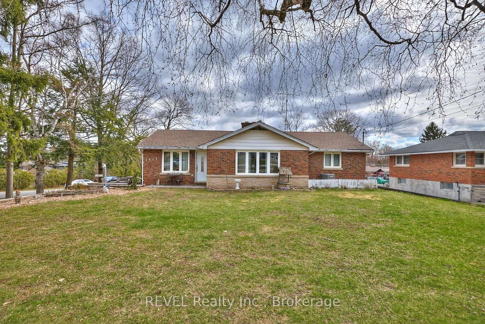 Photo 12 of 1317 Pelham Street, Pelham, Fonthill — HOMEH